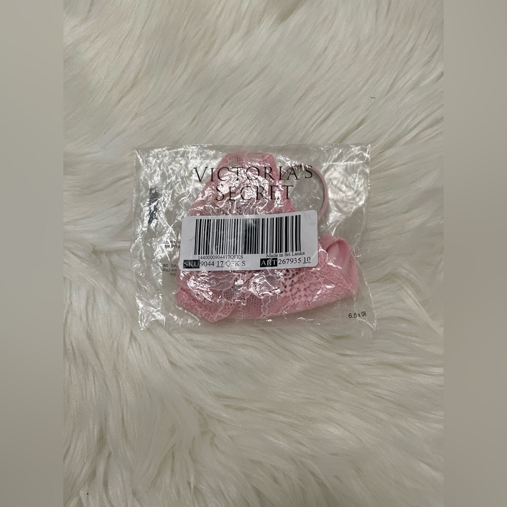 Victoria’s Secret Very Sexy Shine Strap Lace V-String Panty Thong Underwear. NWT - Picture 13 of 15